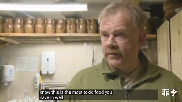 『』曾标榜健康的昂贵进口海鲜，幕后养殖真相被曝光之后，堪比垃圾食品