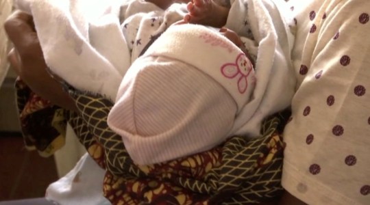 尼日利亞一傢“嬰兒工廠”被搗毀，專門讓受害者懷孕出售嬰兒-圖3