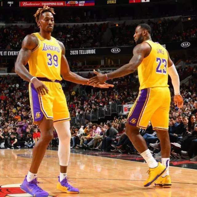 魔术队▲09东决詹姆斯场均38分8篮板8助攻输给魔术，霍华德什么数据