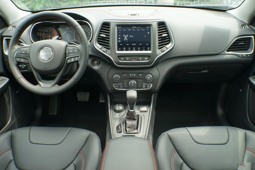 『新车』再跌3万!6年前高达48万买不起,现跌至15.58万,后悔买汉兰达了