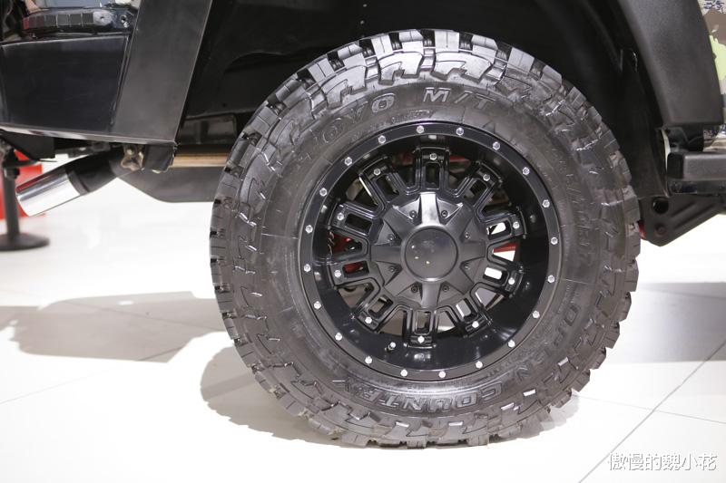 北汽：北汽“BJ40”重制版曝光，性能媲美牧马人，网友：终于硬气一把！