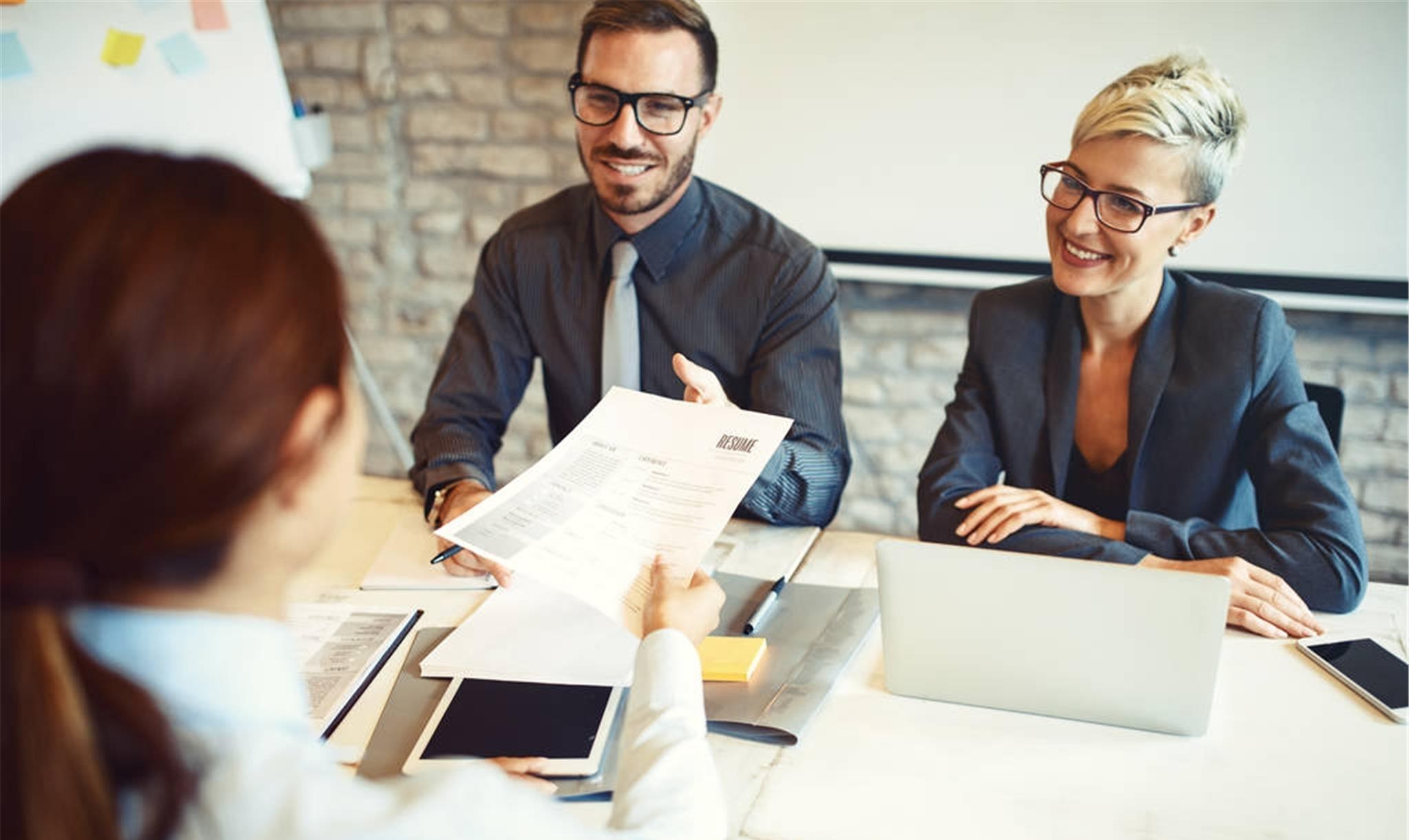 @领导两面派，当面一套，背后一套，怎么办? 做好四点，防患于未然