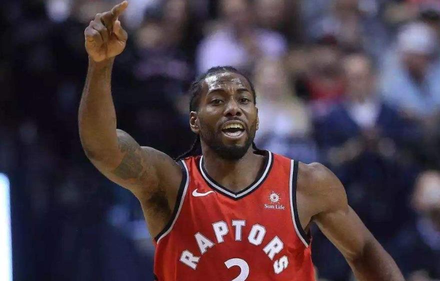 科怀·伦纳德|联盟最被高估超巨！两个冠军全靠运气，波波维奇说的一点没错