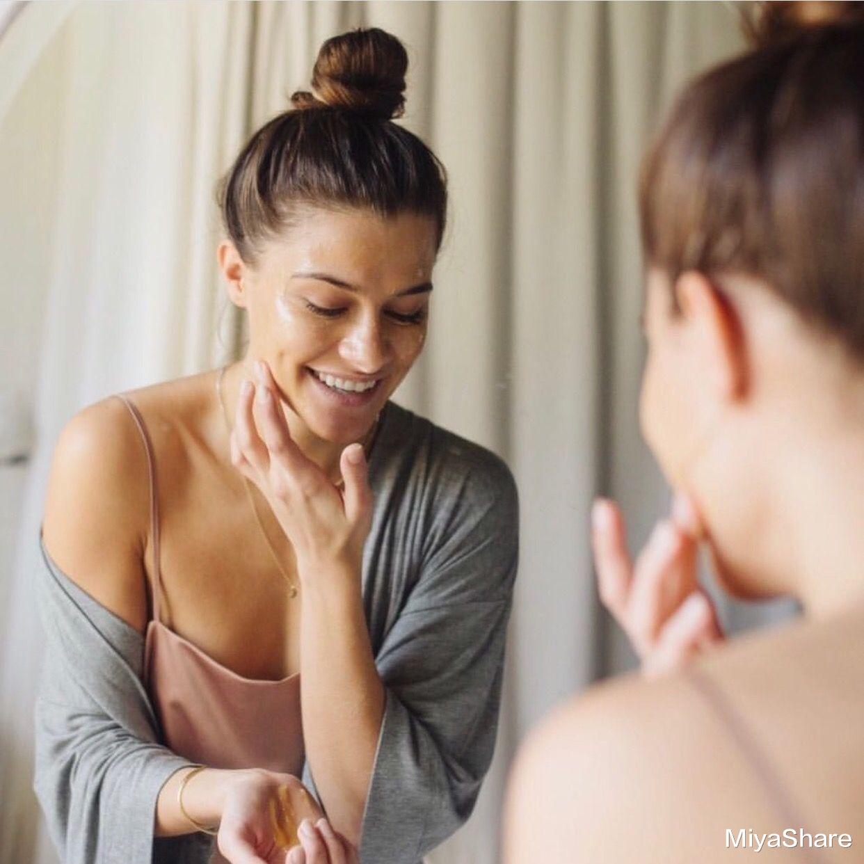 『穿衣搭配』女生用精华请避开这3个误区：看似会护肤，其实没啥用，还浪费钱