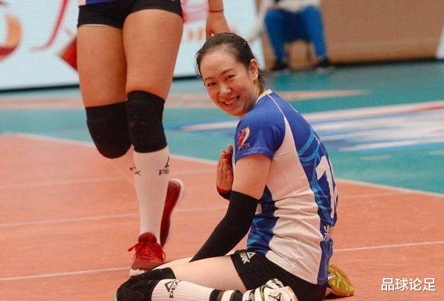 『男排』31岁女排前国手疑似退役,与主帅交恶远走他乡,二婚嫁给男排国手