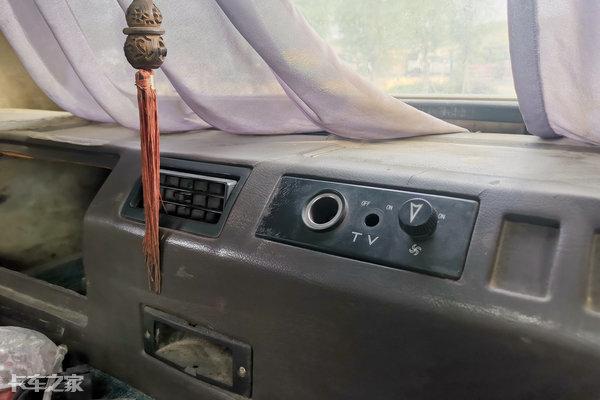 房车|这可能是最早的生活舱卡车,解放四大房车版你见过吗?