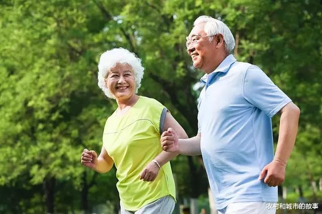 多巴胺|日本脑科专家：56岁是大脑成长巅峰！6件小事让大脑老得更慢