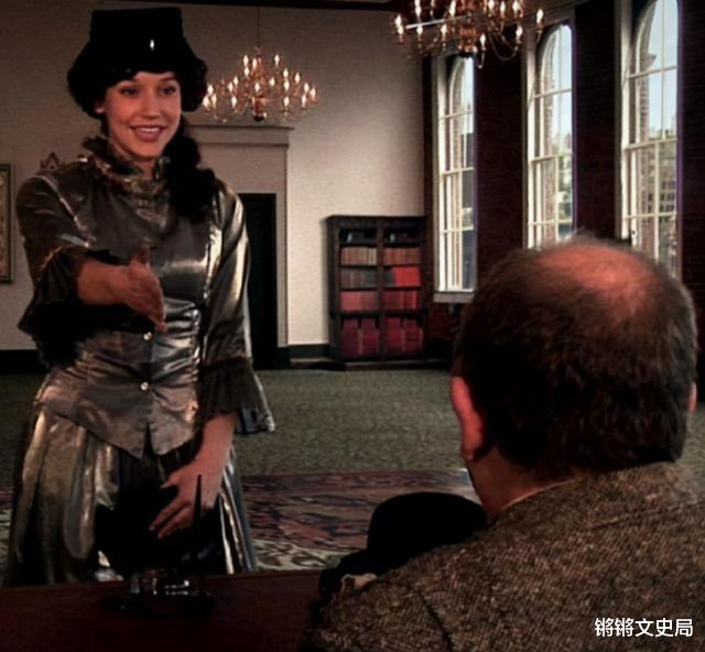 医生|女记者装疯潜入精神病院，10天颠覆认知：病人是正常人，医生是疯子