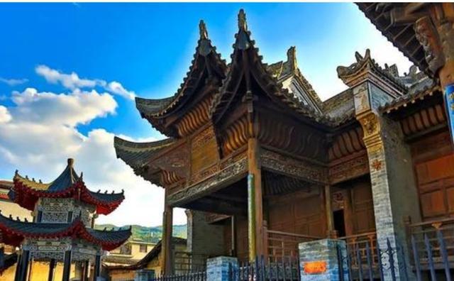 「古镇」千年历史沉淀的古镇,是秦楚的分界地,遍地都是名胜古迹