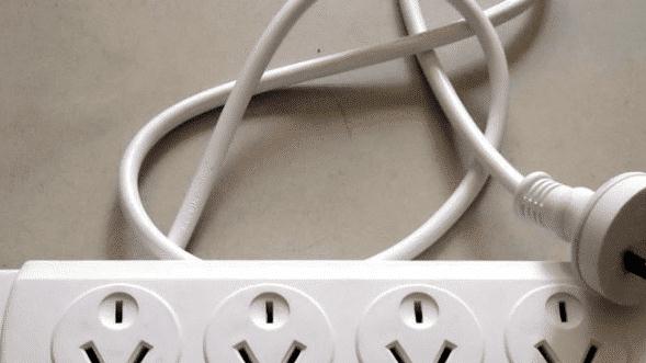 ▲日本插座为何用久不会松动，而中国却容易松动？原因有些戳心