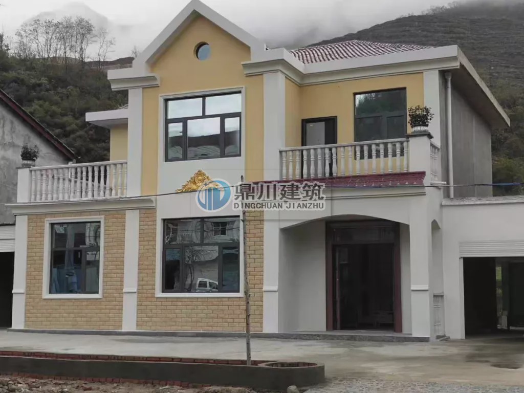 「」80后小伙回村建二层小别墅，包装修50万建好，栏杆都是用的大理石