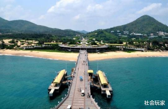 |我国最壕的景区，不收门票反而还给游客送钱，网友：都是套路