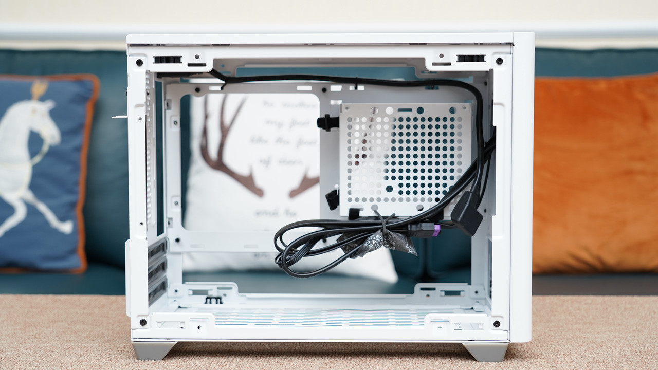 iOS|开学季买笔记本还是台式机？也许组台ITX小钢炮是不错的选择