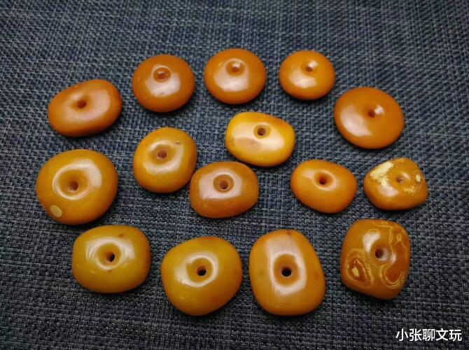 福耳|不能盘玩的三种文玩，越盘越贬值，直接戴手上就很好了