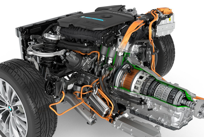 宝马5系▲从设计、动力、驾驶体验来说，宝马5系该怎么买？这是靠谱的回答