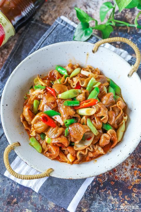 [肥肠]这个菜很多人想吃，却只能望而却步，26块一斤，男人都爱