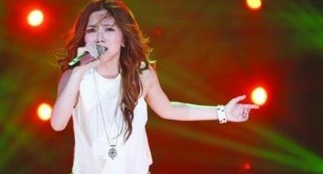 邓紫棋@邓紫棋占据乐坛“半壁江山”，唯有她支撑着90后女歌手的门面