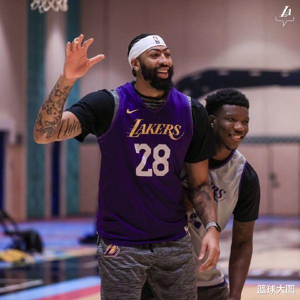 湖人队|坏消息！他是湖人最不能缺席的人啊！