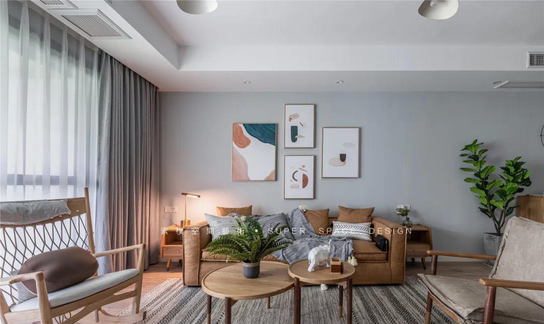 |她家120平的房子光一个客厅就把我迷住,全屋温馨有品,太漂亮了