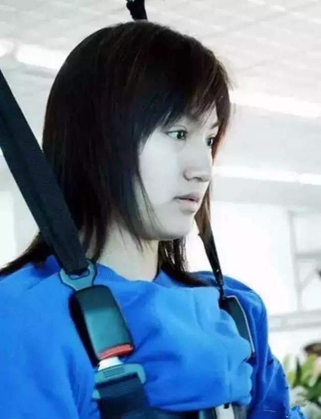 [梁艺]中国首位轮椅上的女主播，现在怎么样了？