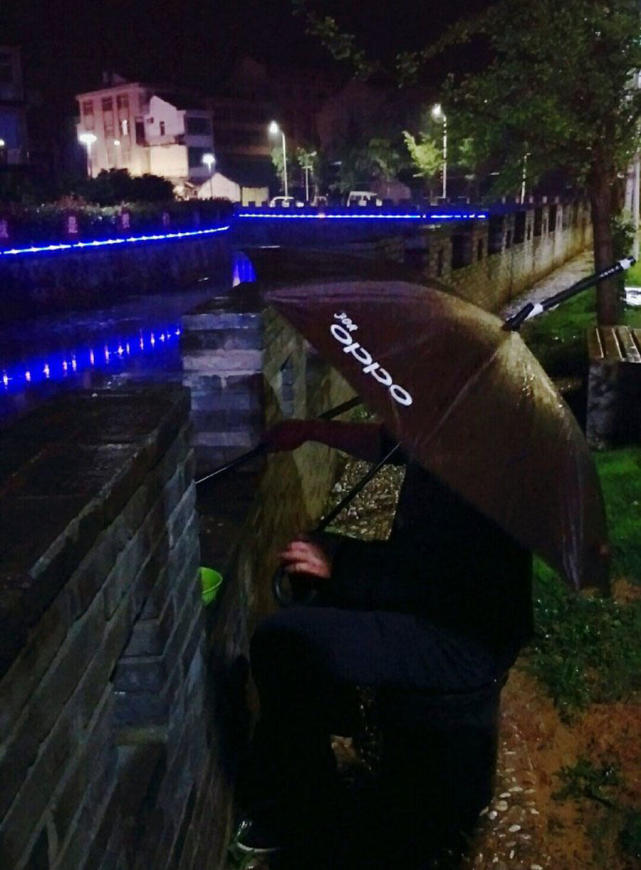 桃花源|朋友圈消失的中年男人,水边找到了“快乐”