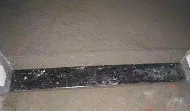 「」卫生间门槛石这样做才合理，太实用了，既挡水又省钱