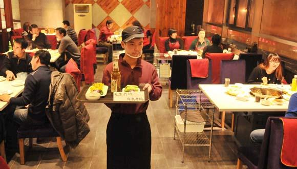 胃癌@28岁男子，胃癌晚期，医生：2个习惯保持太久，胃都伤透了