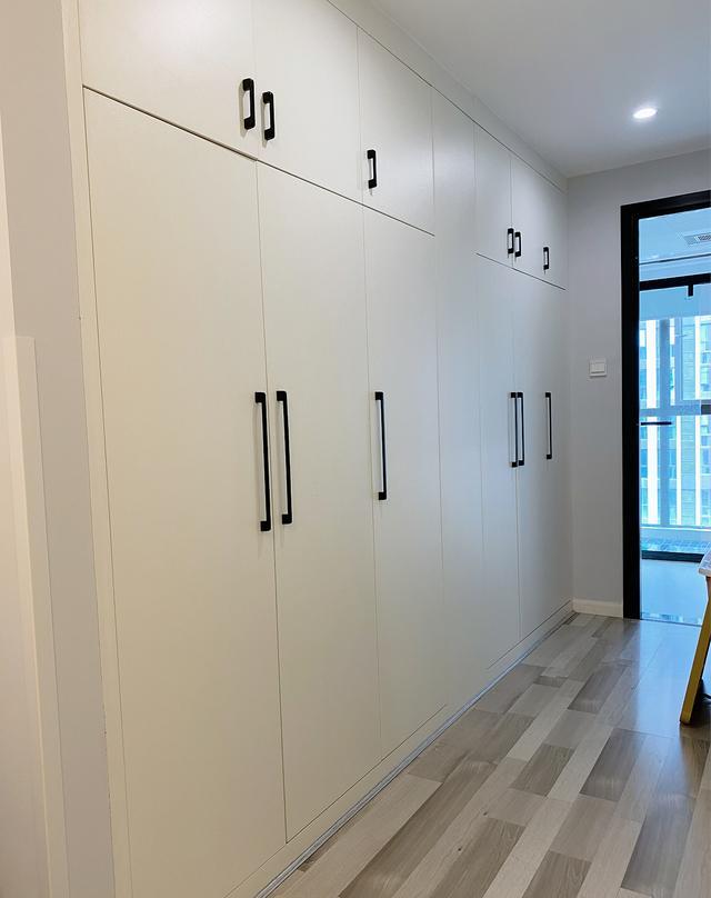 |新房花20万的装修效果,全屋橱柜定制简洁漂亮,最满意客厅!