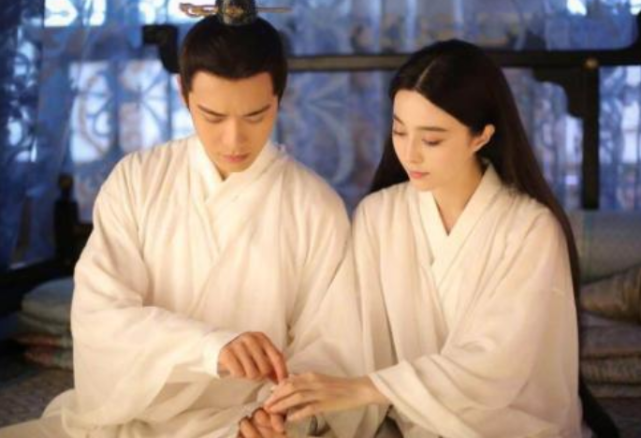 『电视剧』迟迟未播却备受期待的电视剧,观众等了6年,而这演员从大火到无人问津