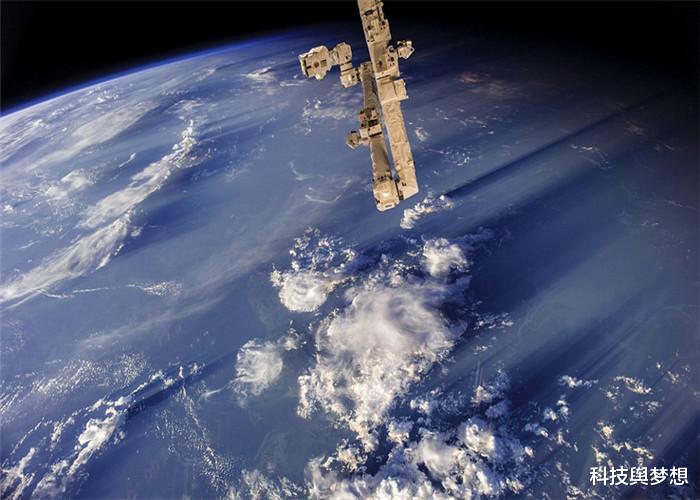 [科学家]距地球60亿公里，NASA传回一张照片，科学家看到后沉默了！