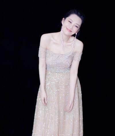 许晴|有一种“尴尬”叫小S和许晴,同框照流出后,网友们:简直妙不可言