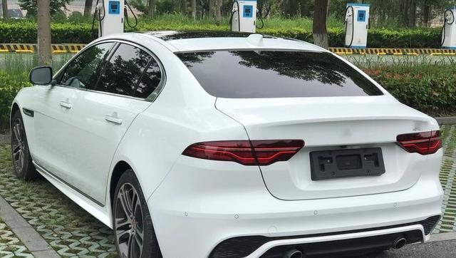 豪车：48万跌到22万，又一豪车被埋没，全铝车身5屏互动，可惜月销961台