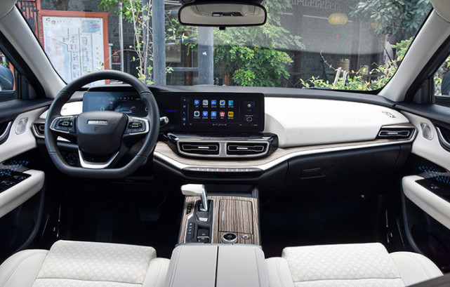 奇瑞|比亚迪汉刚上市，就来一狠茬，全铝车身，和保时捷一样吸睛