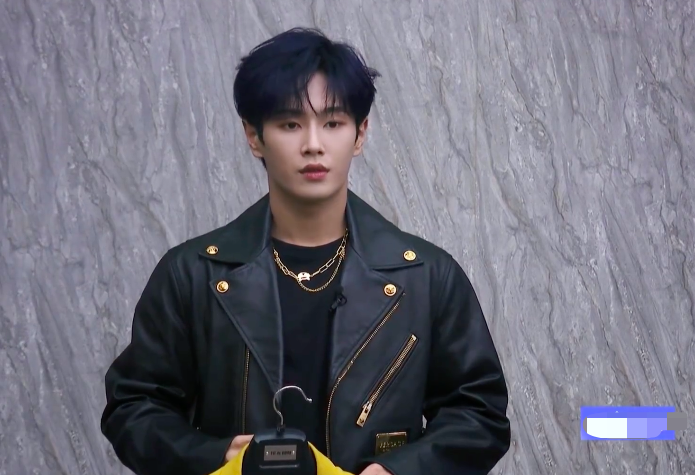 李汶翰|90后小鲜肉惹争议，表演屡次翻车遭狠批，还吃糖反驳一脸无所谓