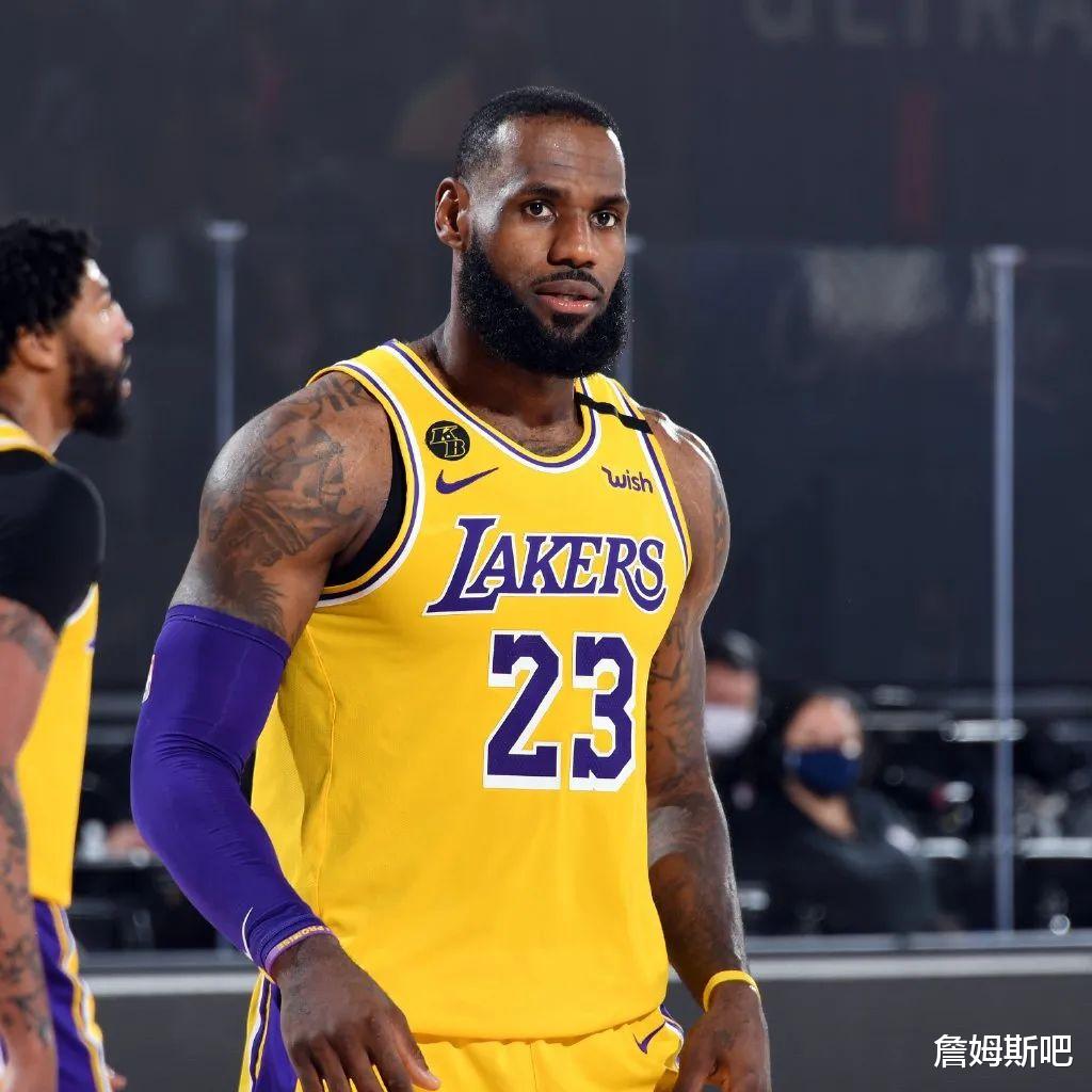 湖人队|湖人大比分3-1领先火箭，弃用中锋却派上奇兵，卡鲁索和詹姆斯一同杀死比赛