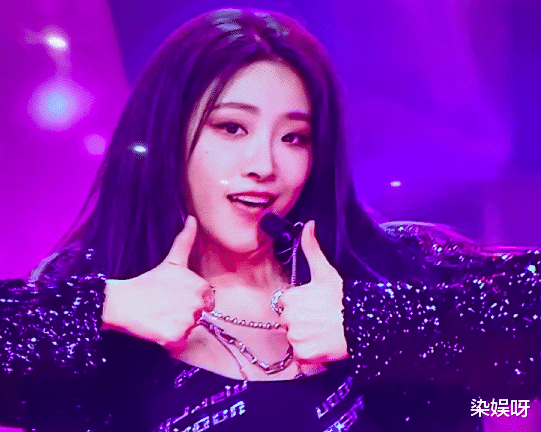 [刘雨昕]刘雨昕镜头被挡，喻言高音跑调，618晚会THE9表演成车祸现场