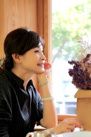 「方季惟」53岁乐坛天后自曝长两大肿瘤？经纪人迅速出面回应：她活得很好！