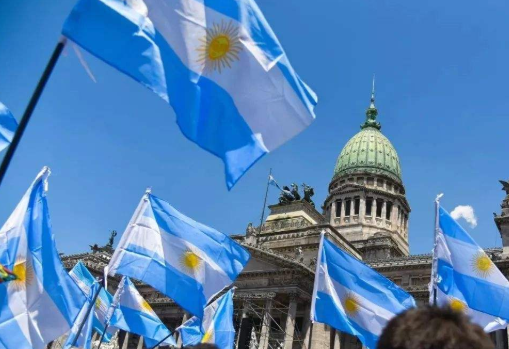 [阿根廷]新冠病毒席卷全球，首个“倒下”的国家出现，曾5次启动对华调查