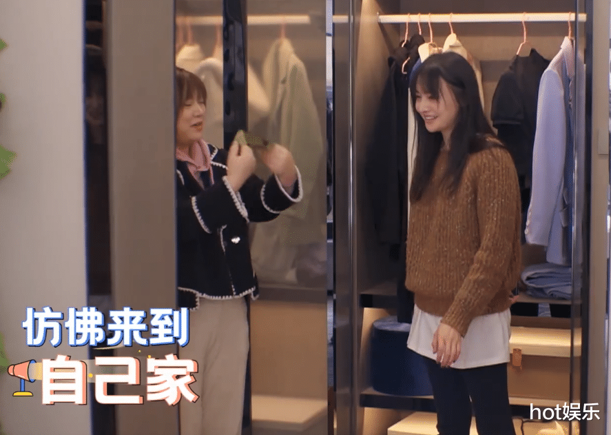 #郑爽#郑爽三层别墅曝光，客厅大如篮球场，家中有沙滩，打造网红圣地