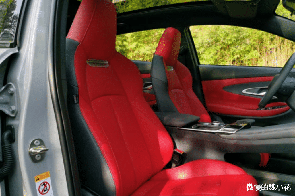 『长安汽车』“长安UNI-T”正式开始预售，11.59万元起，爆款只是时间问题！