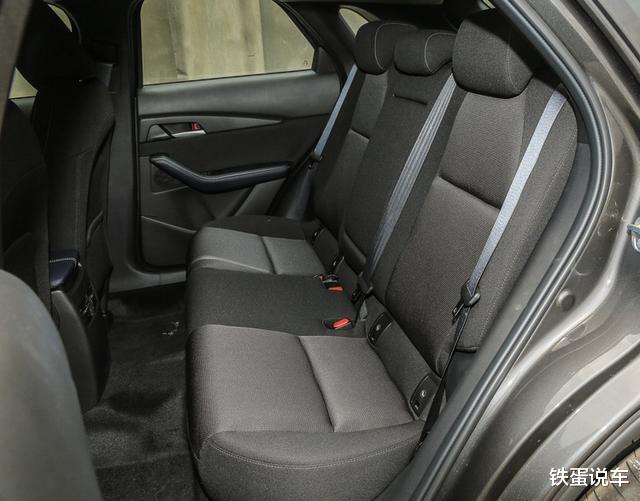 驾驶|马自达CX-30，操控性人马合一，油耗6.1L能养得起