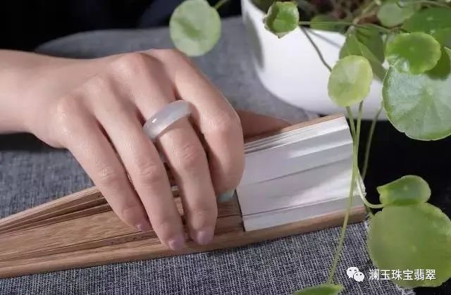 翡翠■翡翠里的冰种