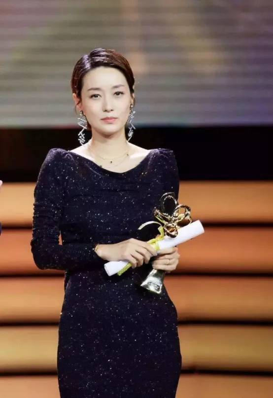 马伊琍|马伊琍“新恋情”曝光：她的后半生，不需要同情