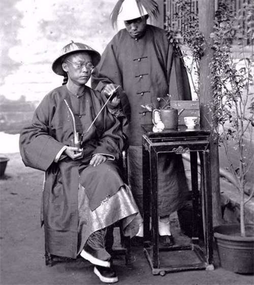 和珅|清朝官员的真实形象:个个好大的官威,和珅真实相貌堪比四大美男