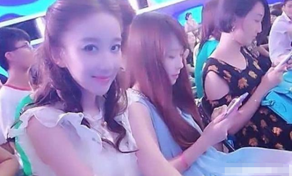 『非诚勿扰』她本是“非诚勿扰”观众，因太美被导演一眼相中，今成当红小花旦