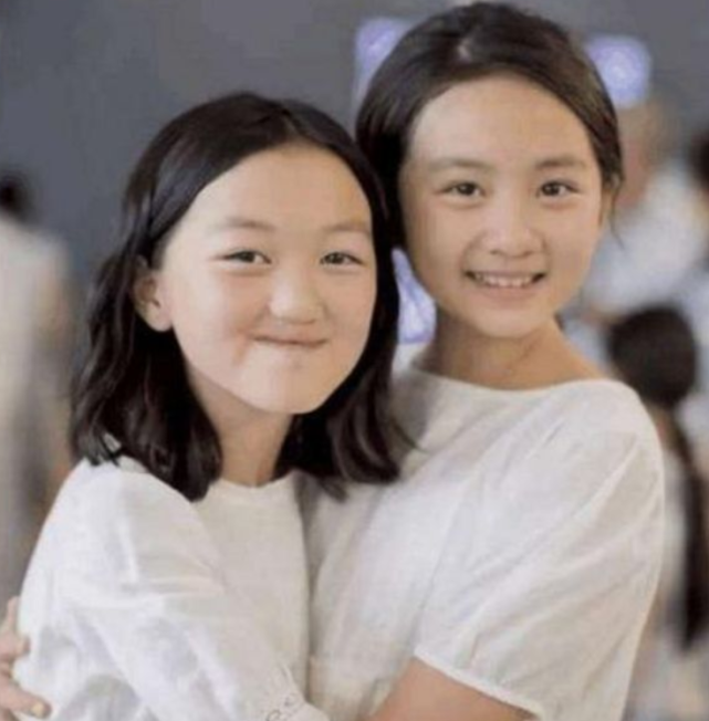 「发型」谁说患有兔唇的李嫣丑？化妆后与常人没啥差别，大波浪发型尽显魅力