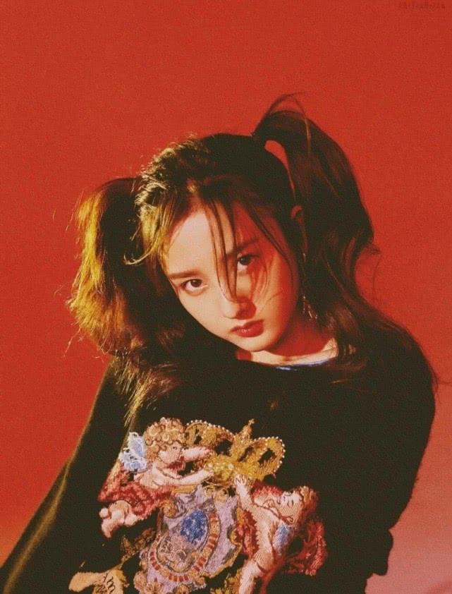 『穿衣搭配』超减龄的双马尾造型，哪个女星扎起来最可爱？看到鞠婧祎就爱了