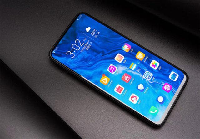 「麒麟810」麒麟810再降新低，跌至949，网友：百元机压力很大