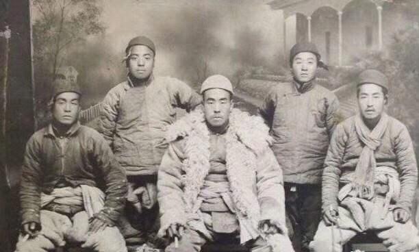 @民国第一土匪王：杀人如麻，拥兵上万人，自称“师长”，有86个老婆