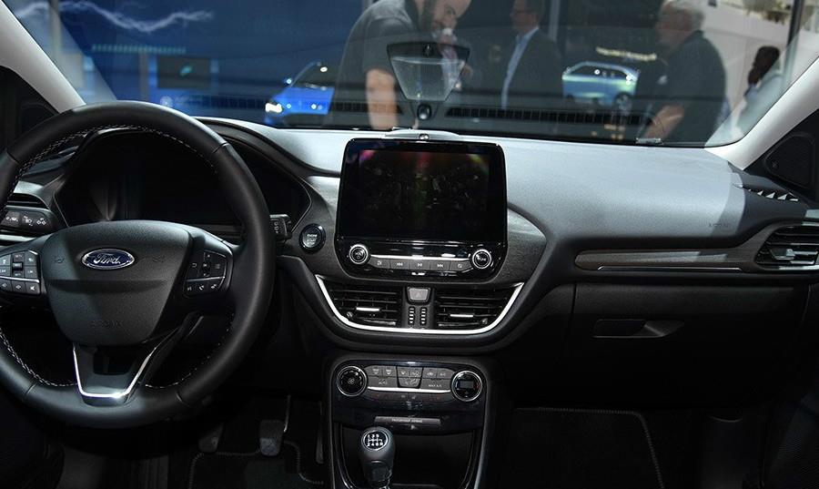 [福特]福特亮出“小卡宴”！油耗5.1L配4座布局，带四轮独悬，或9万起